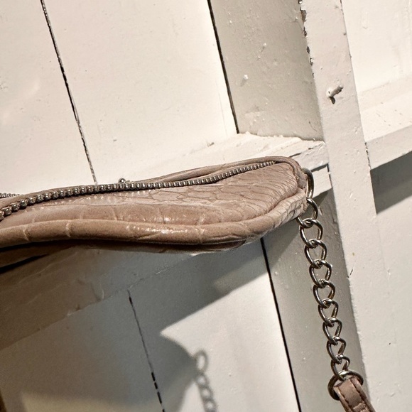 Nine West Taupe Alligator Print Crossbody Purse with Silver Metal Accents - Picture 5 of 11